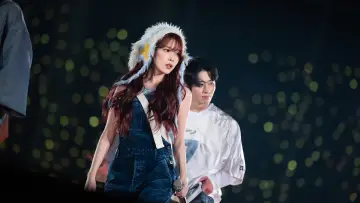 Задник к сериалу "아이유 콘서트 Live Clip" #1602383