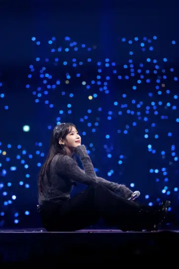 Постер к сериалу "아이유 콘서트 Live Clip" #1602393
