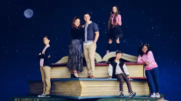 Задник к сериалу "Волшебники за пределами Вэйверли Плэйс" #1326690