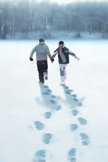 Постер к сериалу "Тсс, король спит" #1494405