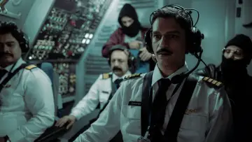 Задник к сериалу "Рейс IC 814: угон в Кандагар" #1557265