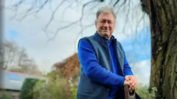 Задник к сериалу "Alan Titchmarsh
