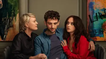 Задник к сериалу "Девушка моего сына" #1402767