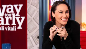 Задник к сериалу "Way Too Early" #1537108