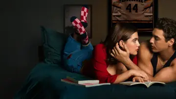 Задник к сериалу "Вне кампуса" #1216894