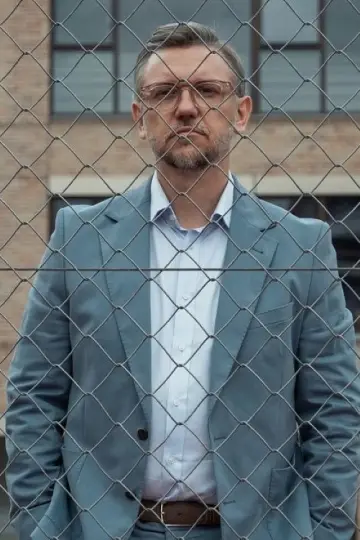 Постер к сериалу "Порядочный человек" #1770807