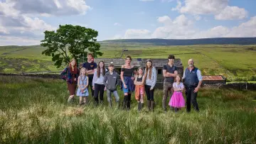 Задник к сериалу "Our Farm Next Door: Amanda, Clive and Kids" #1670584