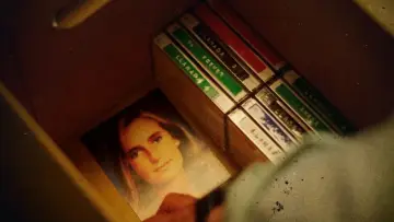 Задник к сериалу "900 дней без Анабель" #1561178
