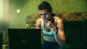 Задник к сериалу "В тени" #1508540