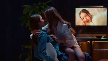Задник к сериалу "Девичьи правила" #1474078