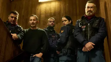 Задник к сериалу "Общественные беспорядки" #1487709