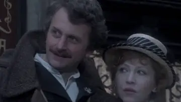Задник к сериалу "С годами, с днями" #1901118