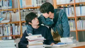Задник к сериалу "무언가 잘못되었다" #1603303