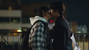 Задник к сериалу "무언가 잘못되었다" #1603319