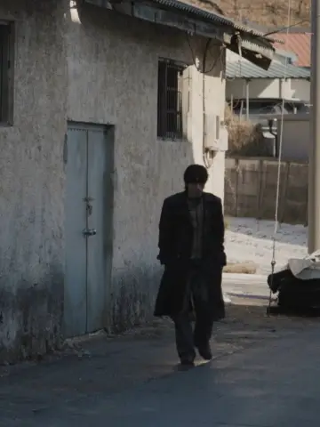 Постер к сериалу "Каждый борется со своей собственной никчёмностью" #1727063