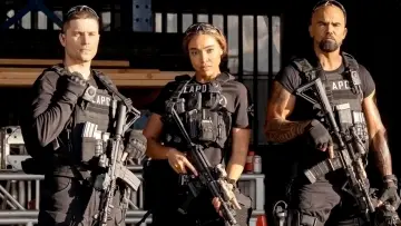 Задник к сериалу "S.W.A.T. Изгнанники" #1476861