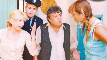 Задник к сериалу "Ιστορίες του Χωρκού" #1798518