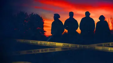 Задник к сериалу "A Killer Among Friends" #1317216