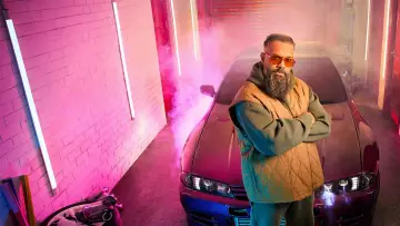 Задник к сериалу "Guz Khan