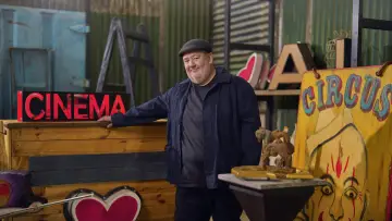 Задник к сериалу "Johnny Vegas
