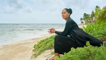 Задник к сериалу "Solo Traveling with Tracee Ellis Ross" #1553919