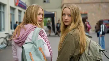 Задник к сериалу "Похищенная девушка" #1477537
