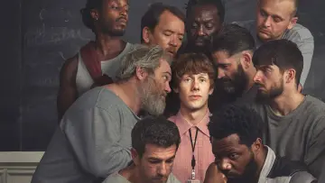 Задник к сериалу "Ждущий выхода" #1488337