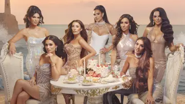 Задник к сериалу "The Real Housewives of Rhode Island" #1496558