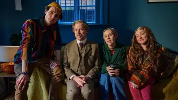 Задник к сериалу "Mitchell and Webb Are Not Helping" #1552184