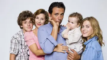 Задник к сериалу "Fais pas ci, fais pas ça" #1453077