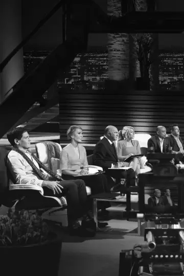 Постер к сериалу "Shark Tank" #1305259