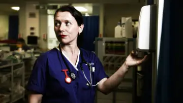 Задник к сериалу "24 Hours in A&E" #1428651