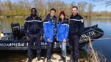 Задник к сериалу "Brigade du fleuve" #1671492