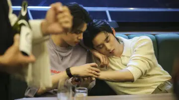 Задник к сериалу "เดี๋ยวจะรักซะให้บ้า" #1654380