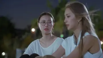 Задник к сериалу "Враги с привилегиями" #1472261