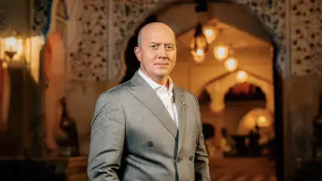 Задник к сериалу "Тайный миллионер" #1608347