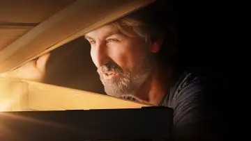 Задник к сериалу "Величайшие находки истории с Майком Вулфом" #1498552