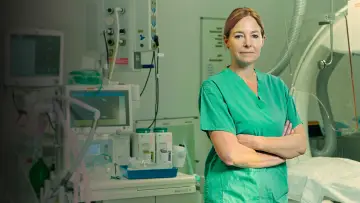 Задник к сериалу "Alice Roberts: Our Hospital Through Time" #1556035