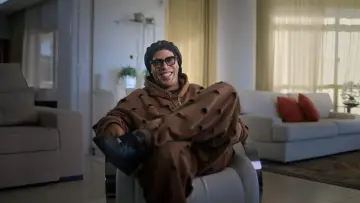 Задник к сериалу "Ronaldinho: The One and Only" #1439945