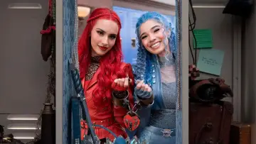 Задник к сериалу "Locker Diaries: Descendants" #1227581