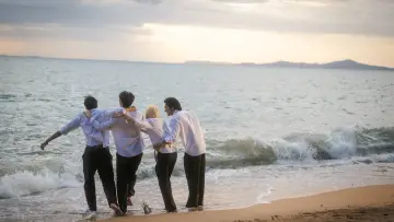 Задник к сериалу "สืบเสียงปริศนา..อุ๊ย! เสียงหัวใจเธอดังกว่า" #1654871