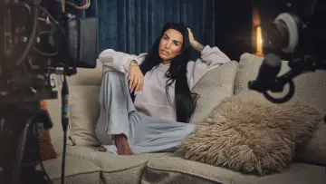 Задник к сериалу "Katie Price: Nothing to Hide" #1551179