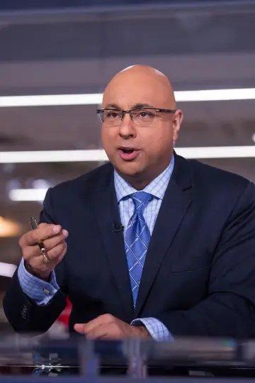 Постер к сериалу "The 11th Hour with Ali Velshi" #1719021