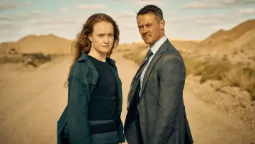 Задник к сериалу "Treasure & Dirt" #1316835