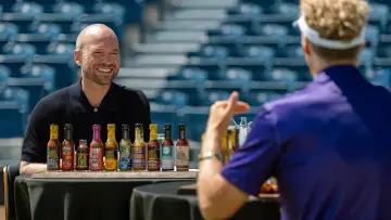 Задник к сериалу "Hot Ones: Extra Heat" #1551148