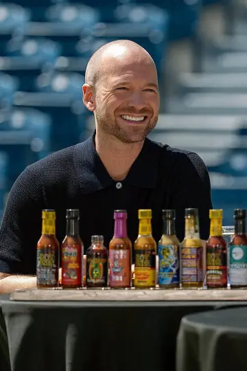 Постер к сериалу "Hot Ones: Extra Heat" #1551153