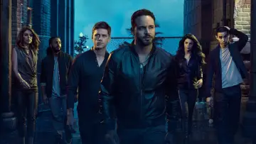 Задник к сериалу "Грейсленд" #1543090
