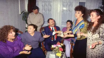 Perihan Abla постер