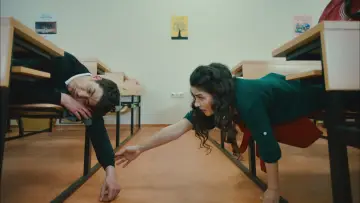 Задник к сериалу "Люби меня таким" #1435092
