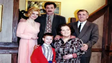 Задник к сериалу "Srećni ljudi" #1546877
